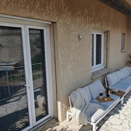 Spacious Home, 4bed-2bath, Wifi, Ac, Free Parking, Nearby Сasa de vacaciones Mèze