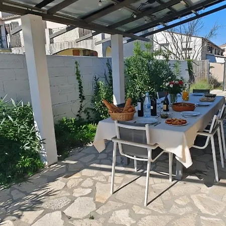 Сasa de vacaciones Spacious Home, 4bed-2bath, Wifi, Ac, Free Parking, Nearby