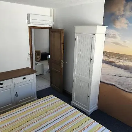 Spacious Home, 4bed-2bath, Wifi, Ac, Free Parking, Nearby Сasa de vacaciones