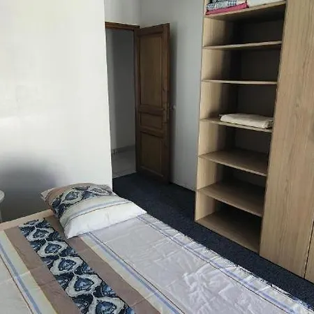 Сasa de vacaciones Spacious Home, 4bed-2bath, Wifi, Ac, Free Parking, Nearby Mèze