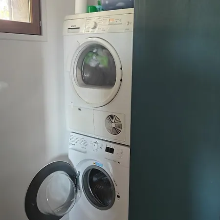 度假居 Spacious Home, 4bed-2bath, Wifi, Ac, Free Parking, Nearby
