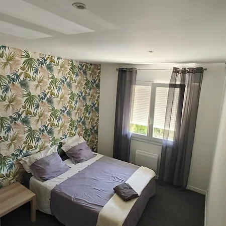 Spacious Home, 4bed-2bath, Wifi, Ac, Free Parking, Nearby 度假居