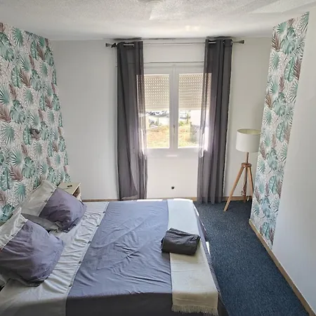 度假居 Spacious Home, 4bed-2bath, Wifi, Ac, Free Parking, Nearby