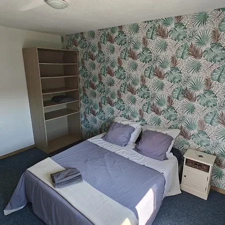 Spacious Home, 4bed-2bath, Wifi, Ac, Free Parking, Nearby * 梅兹